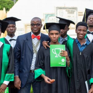 Images présentant des élèves diplomés de l'IB